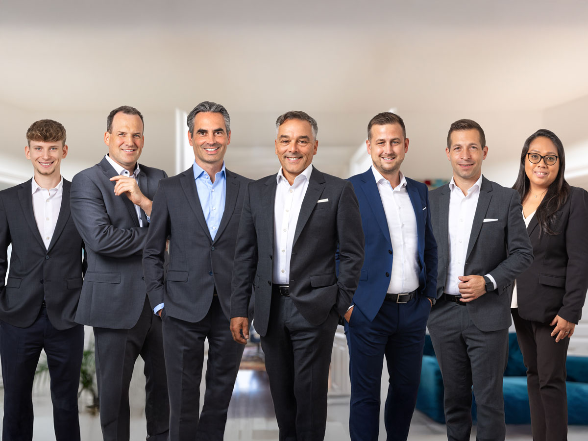 Team Dachstein Group: Simon Sramek, Florian Dürr, Jürgen Punzengruber, Peter Grandl, Stefan Posch, Markus Berger, Sarah Jane Valdres